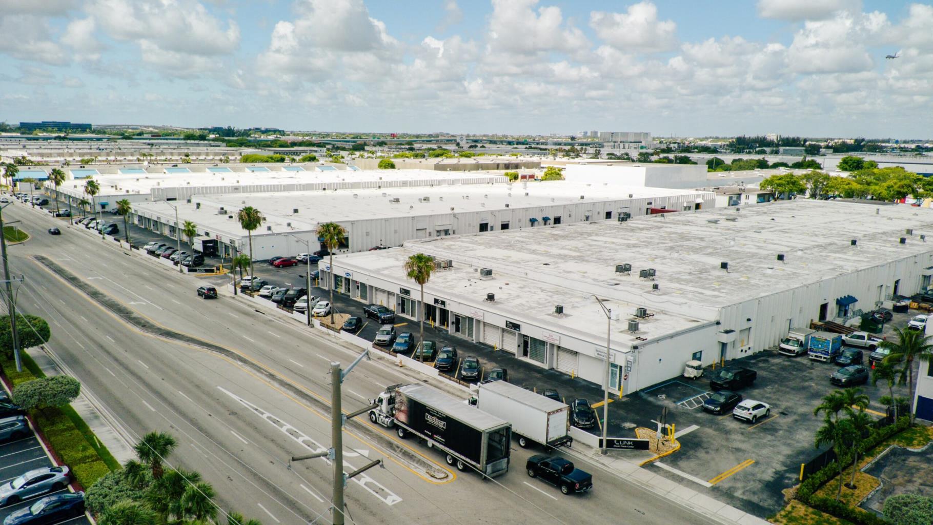 16,997 SF Industrial Space in Miami, FL Photo